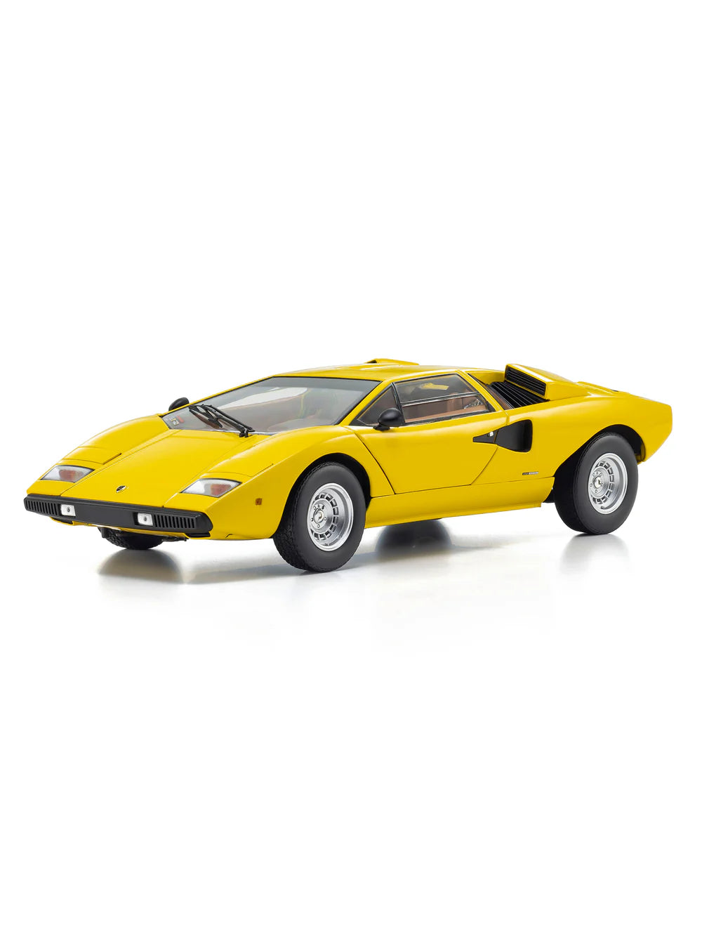 Yellow Countach LP400 model car, scale 1:18
